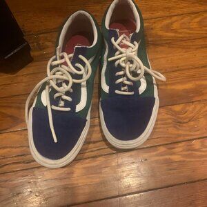 Unisex Vans Sneakers Size 6 (Men) Size 7.5 (Women)